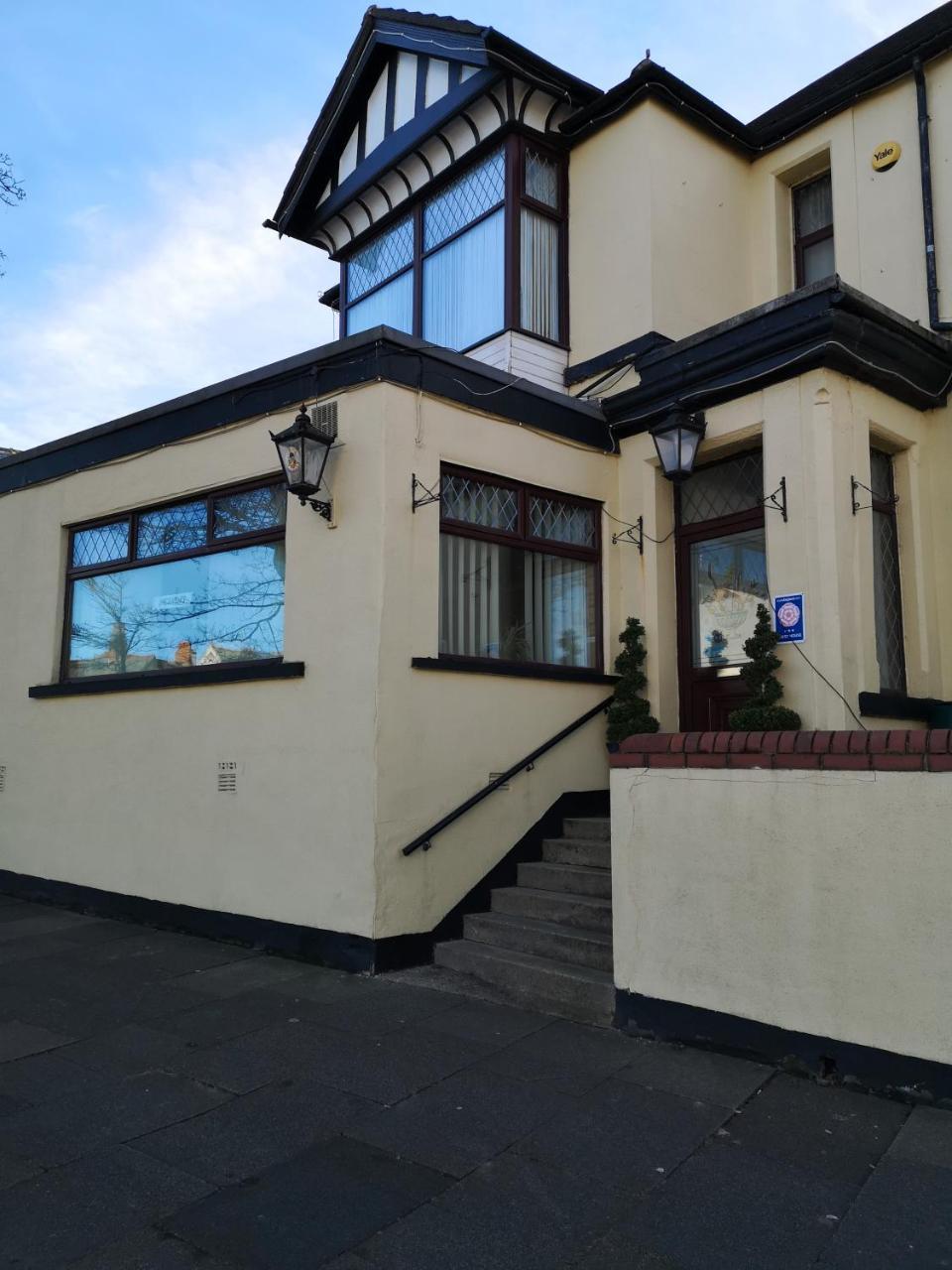 East Mount House Hotel Barrow-in-Furness Екстериор снимка